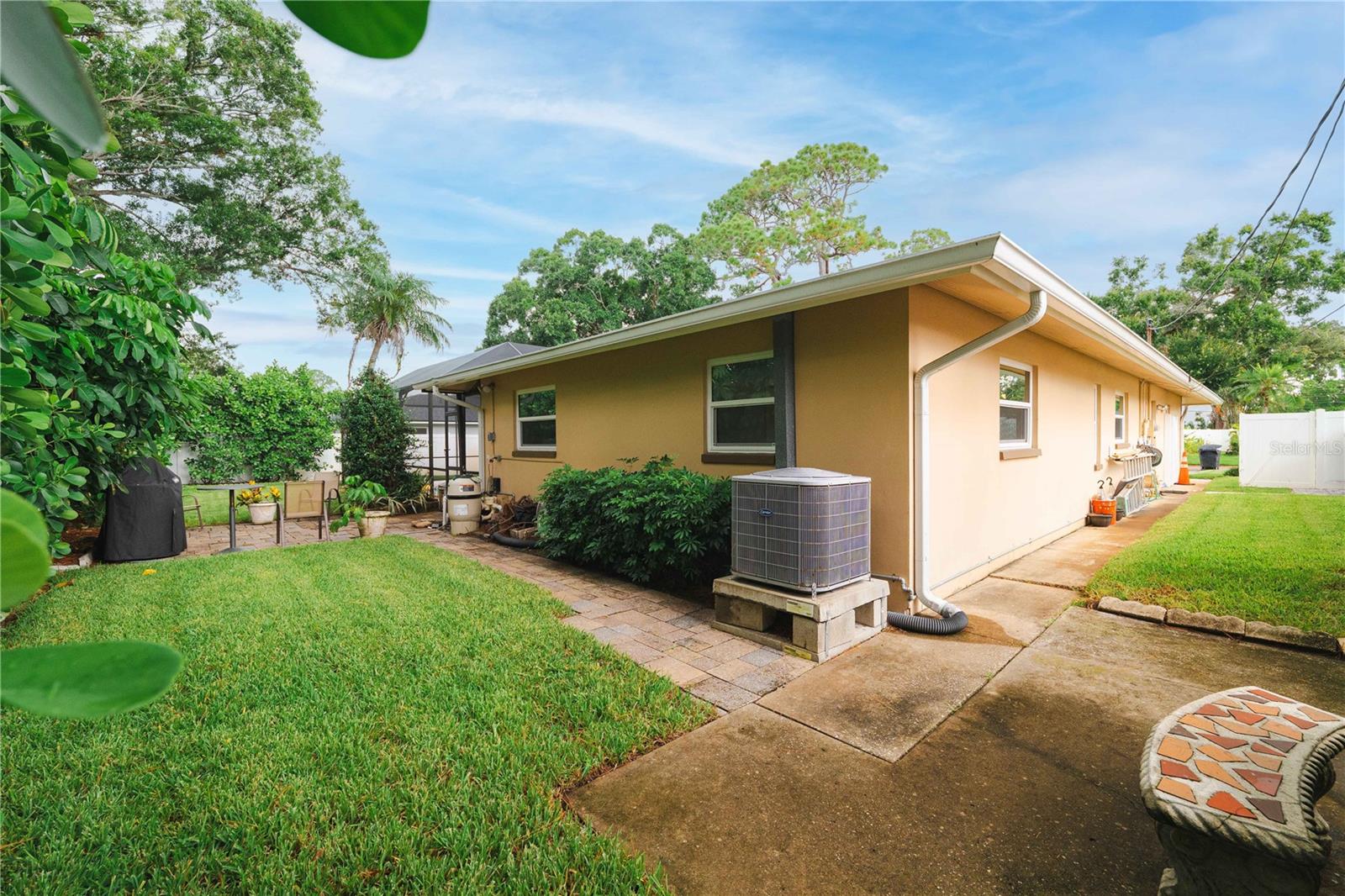 1300 86TH AVE N