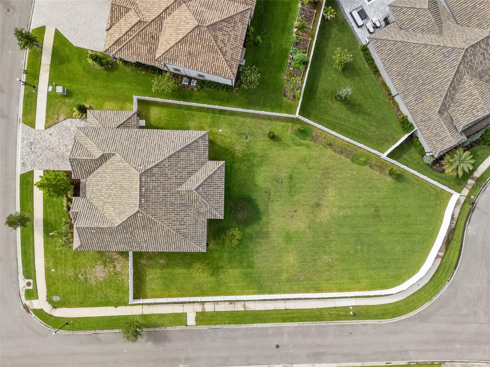 7074 GRAYBROOK DR