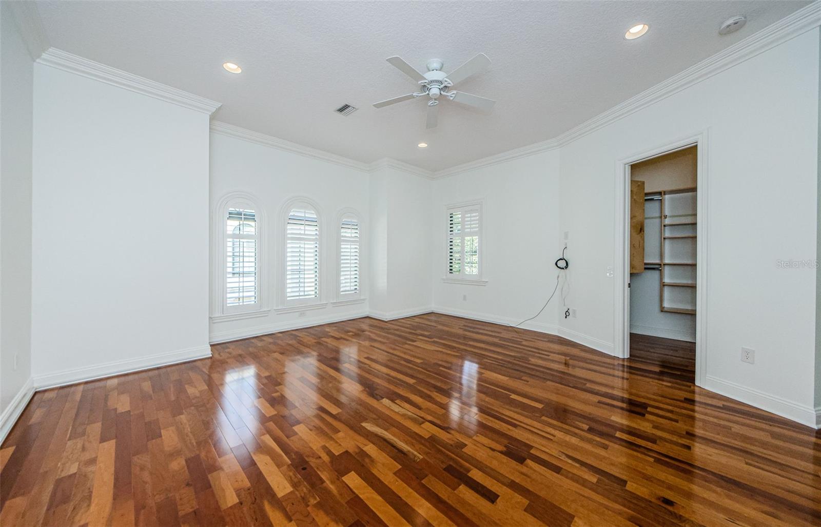 3810 VILLAS DEL SOL CT