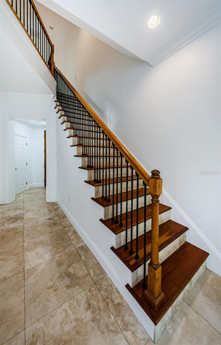 3810 VILLAS DEL SOL CT