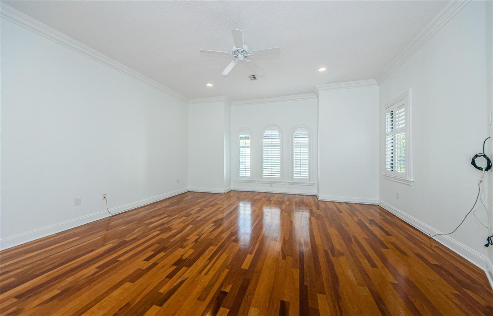 3810 VILLAS DEL SOL CT