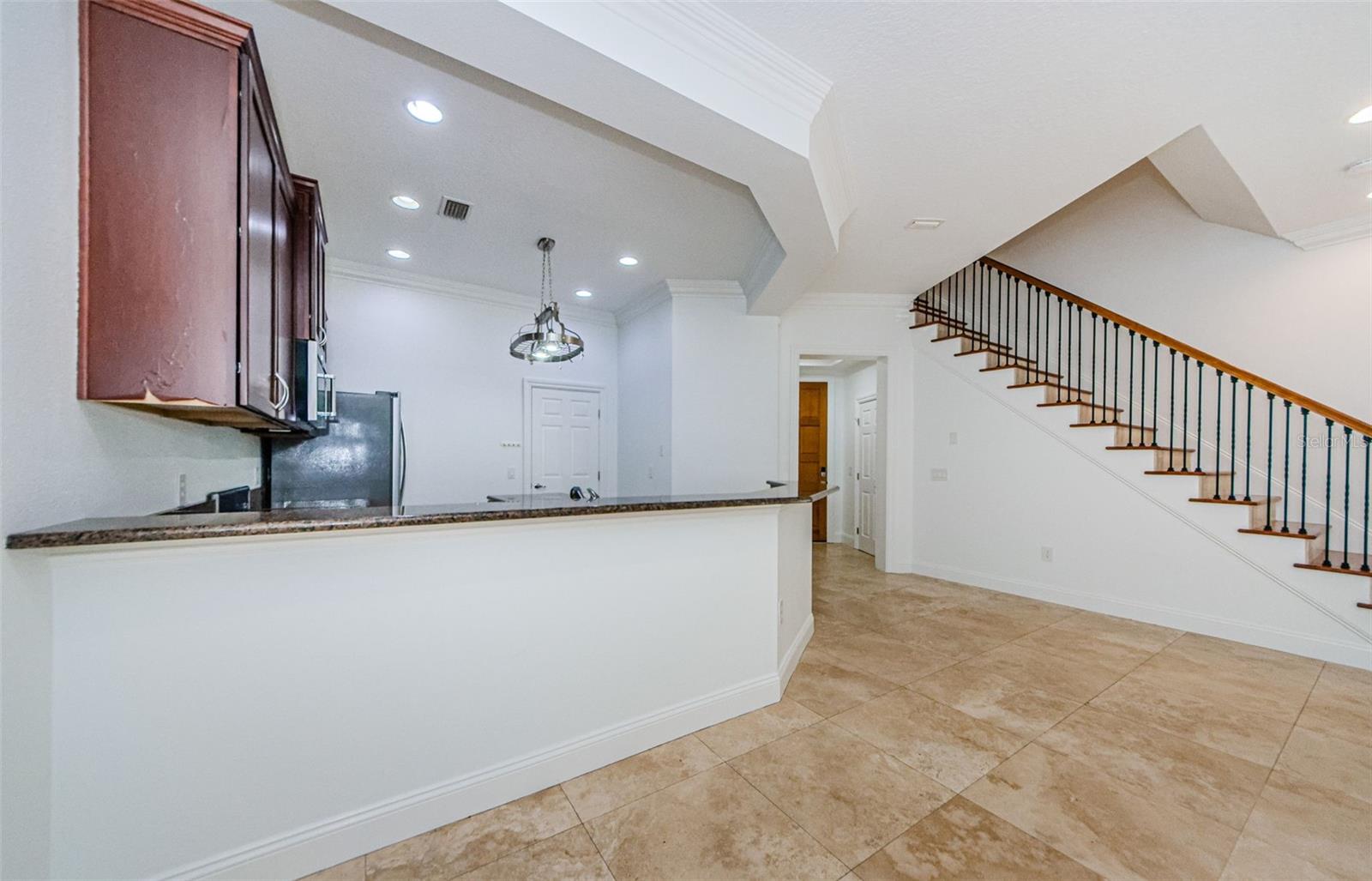 3810 VILLAS DEL SOL CT