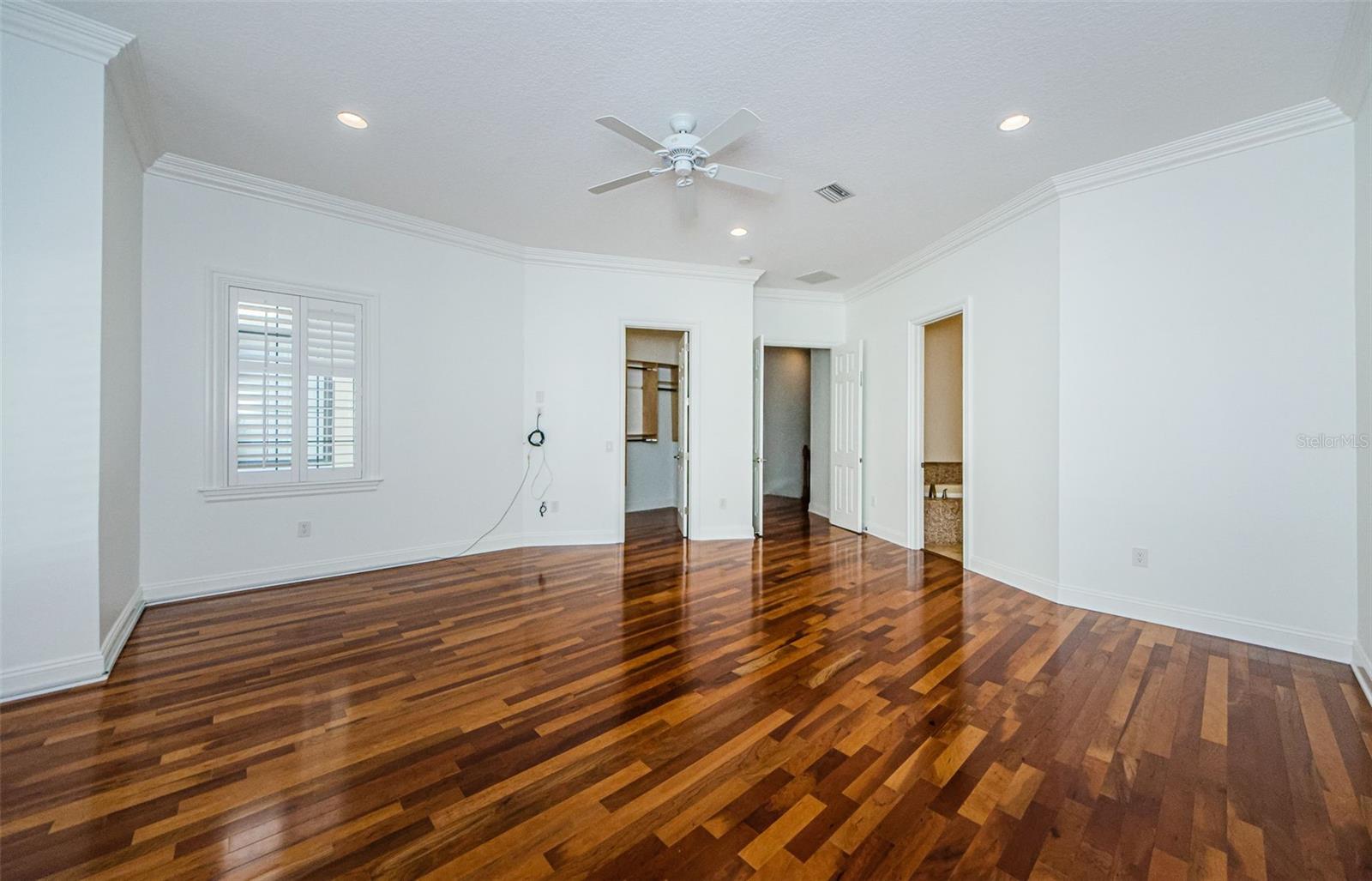 3810 VILLAS DEL SOL CT