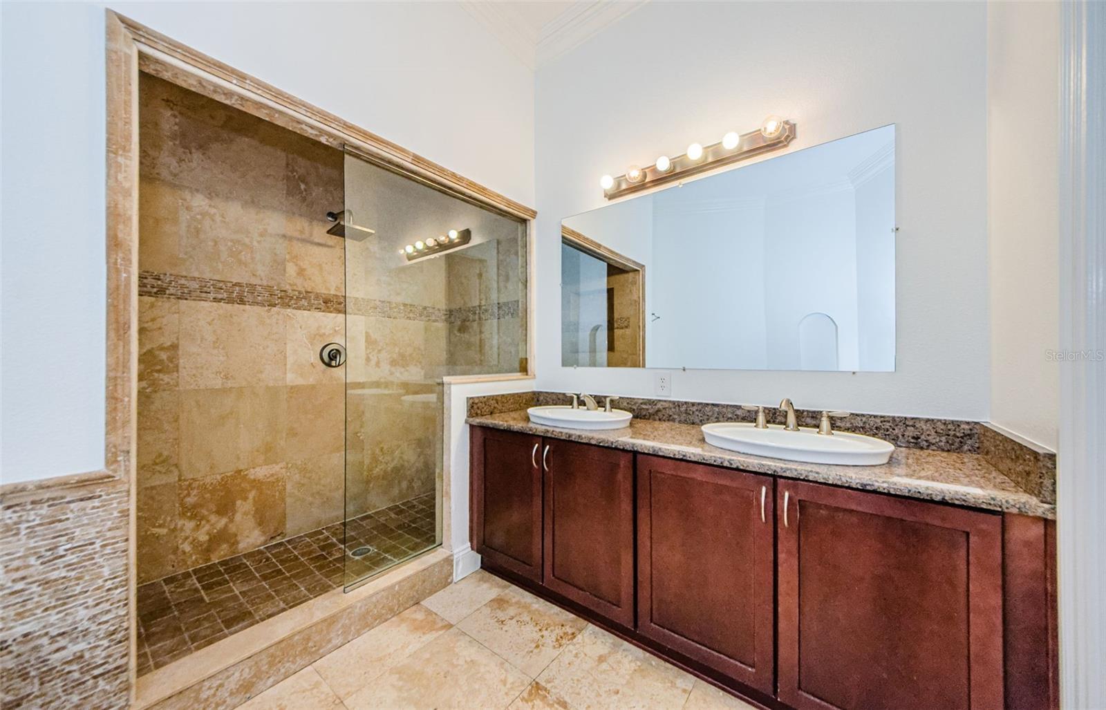 3810 VILLAS DEL SOL CT