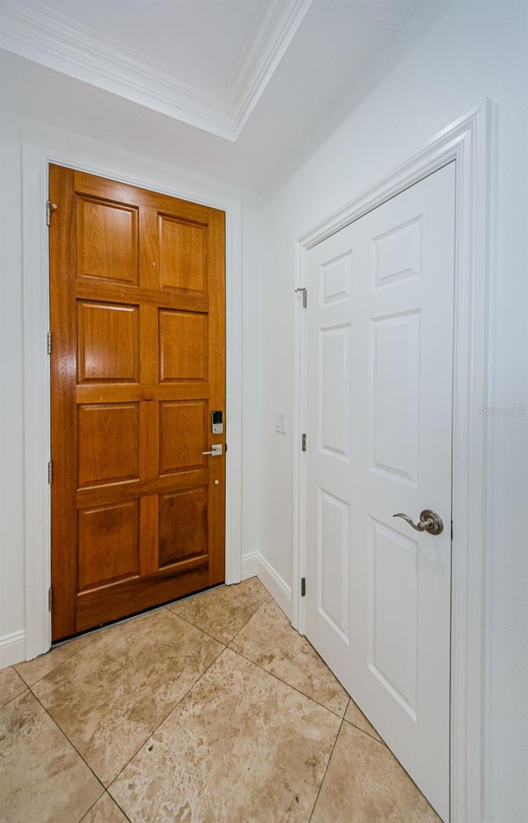 3810 VILLAS DEL SOL CT