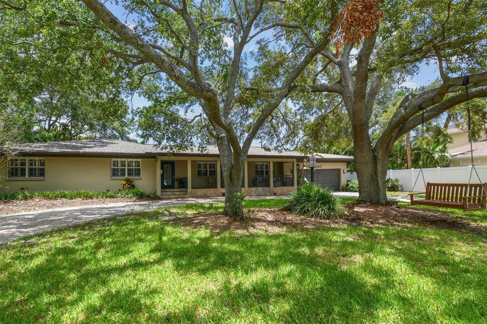 563 MADEIRA AVE