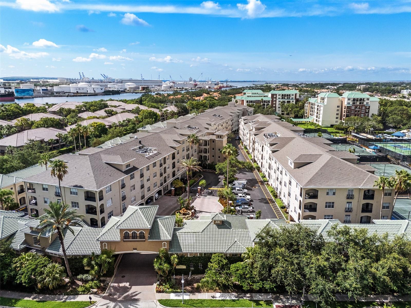 501 KNIGHTS RUN AVE #1123