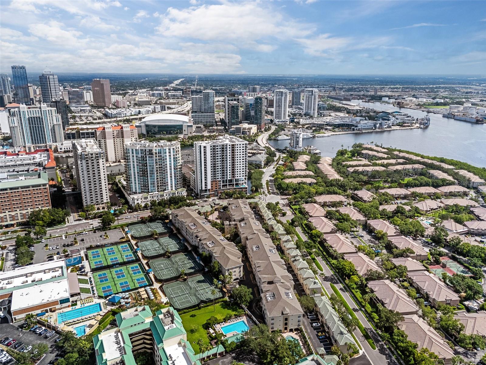 501 KNIGHTS RUN AVE #1123