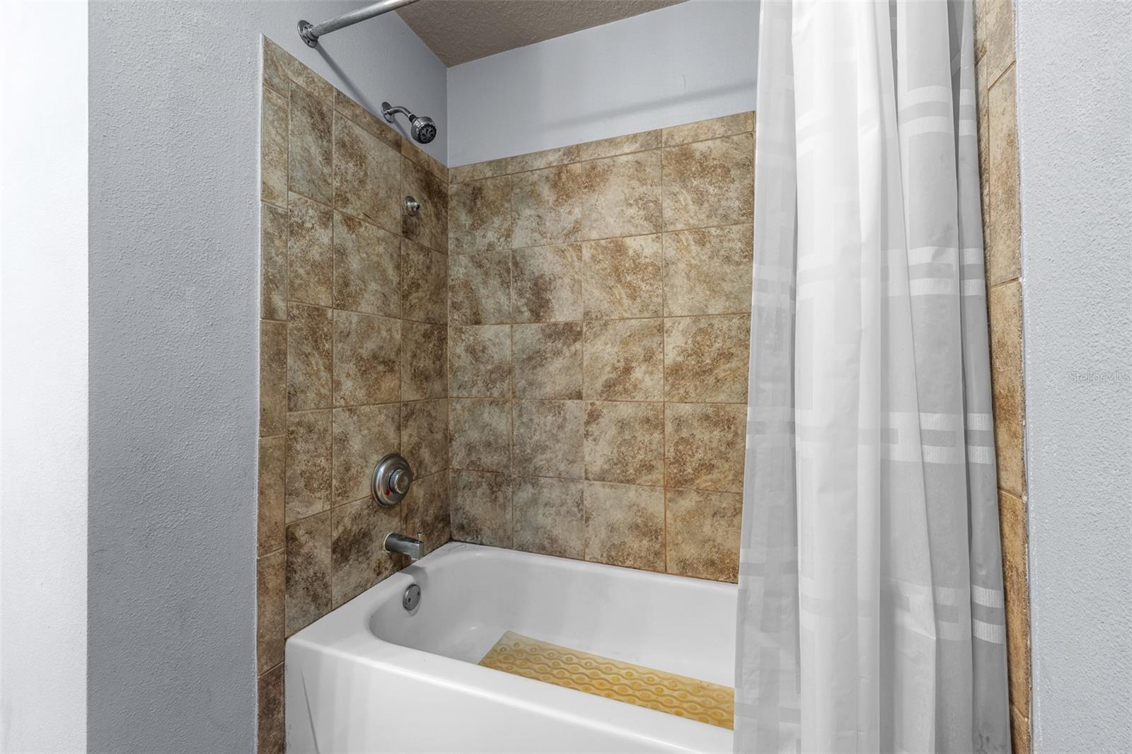 501 KNIGHTS RUN AVE #1123