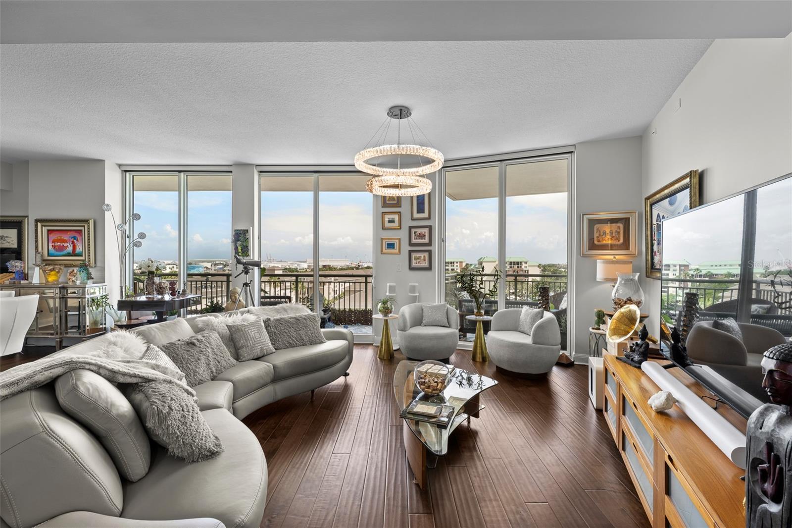 450 KNIGHTS RUN AVE #704