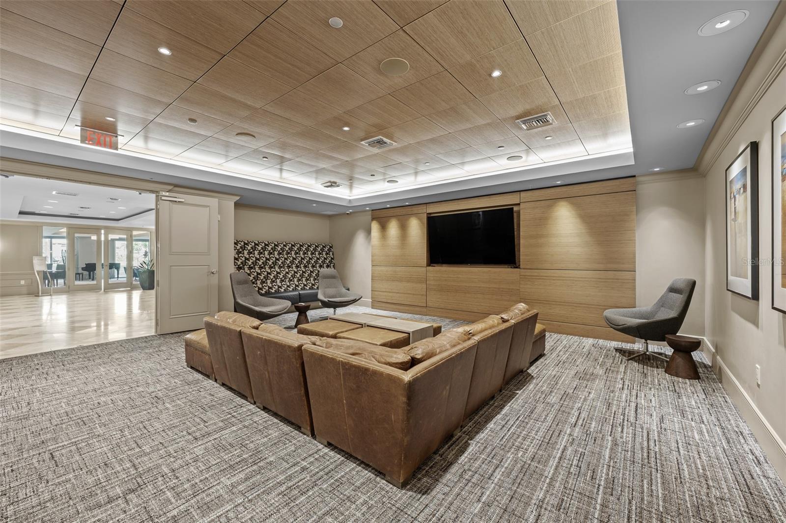 450 KNIGHTS RUN AVE #704