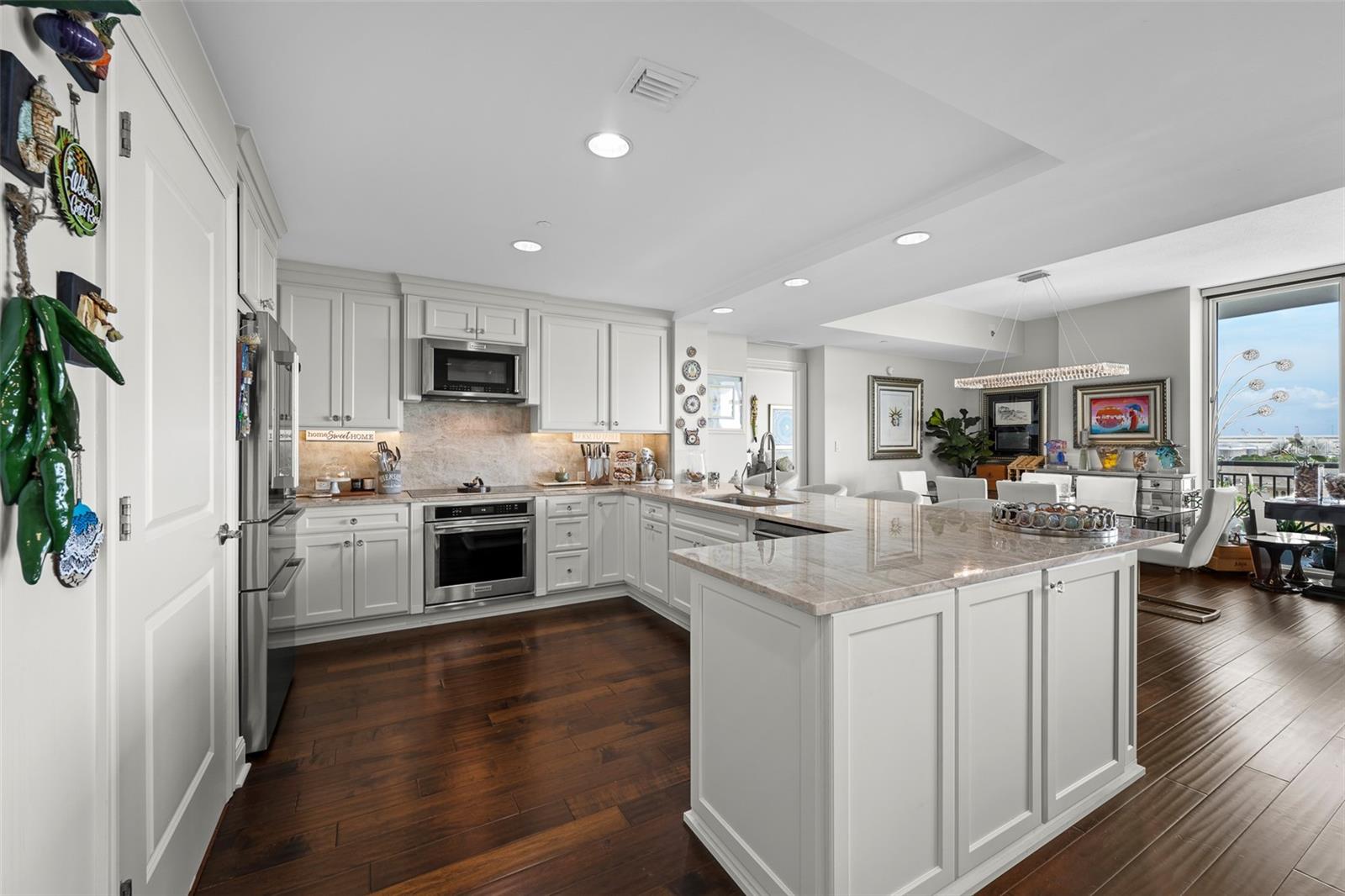 450 KNIGHTS RUN AVE #704