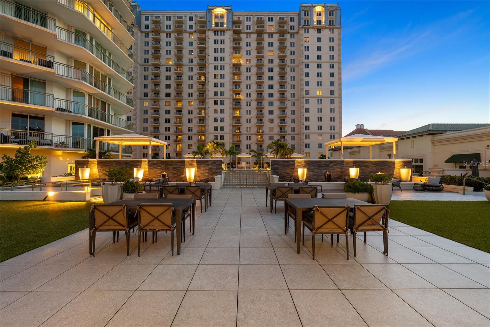 450 KNIGHTS RUN AVE #704