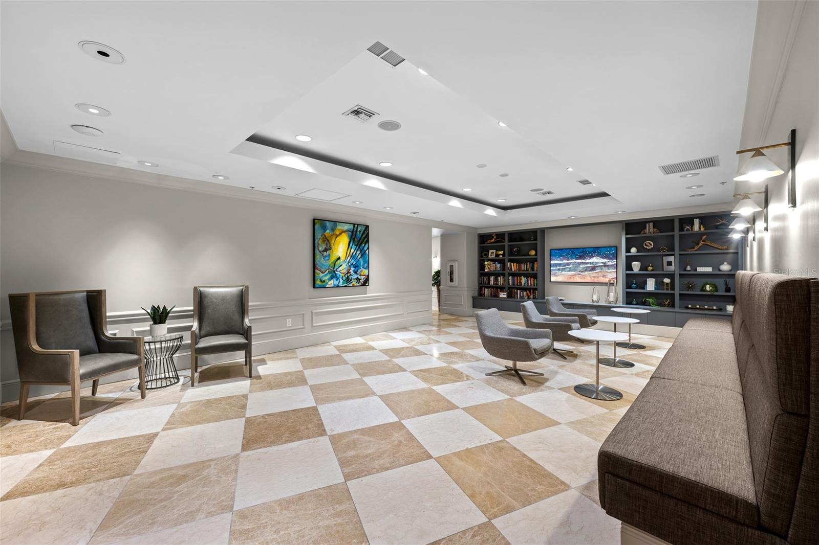 450 KNIGHTS RUN AVE #704