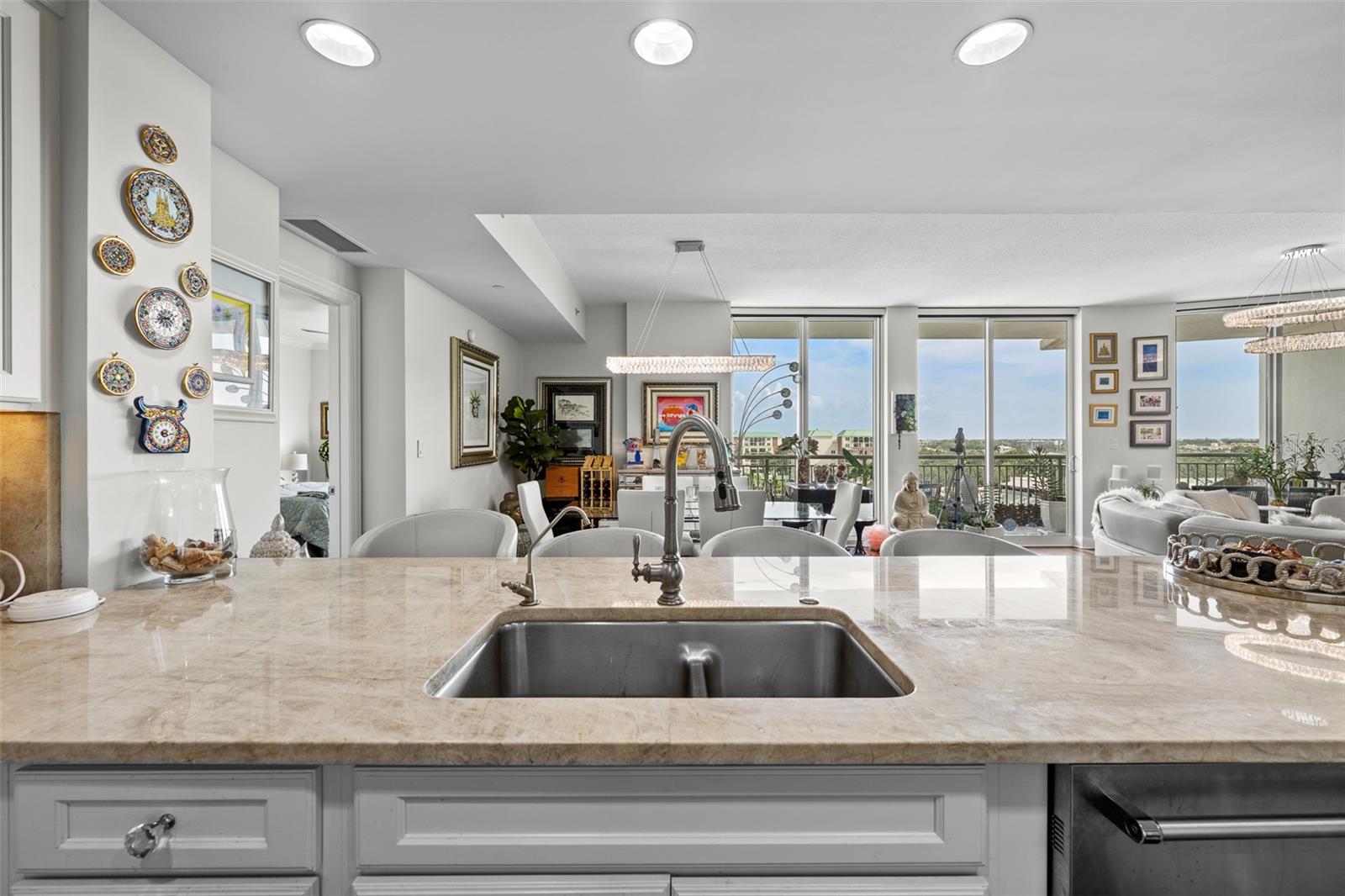 450 KNIGHTS RUN AVE #704