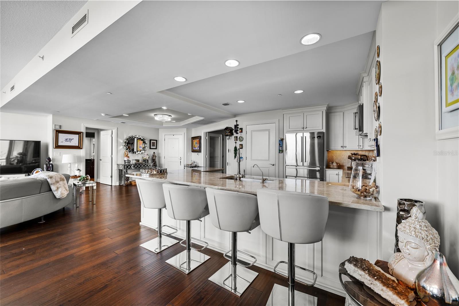 450 KNIGHTS RUN AVE #704