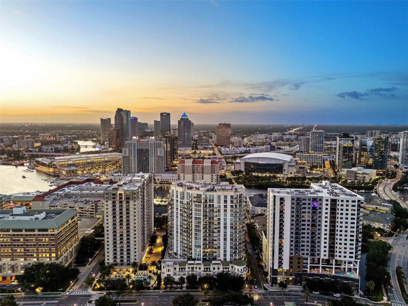 450 KNIGHTS RUN AVE #704