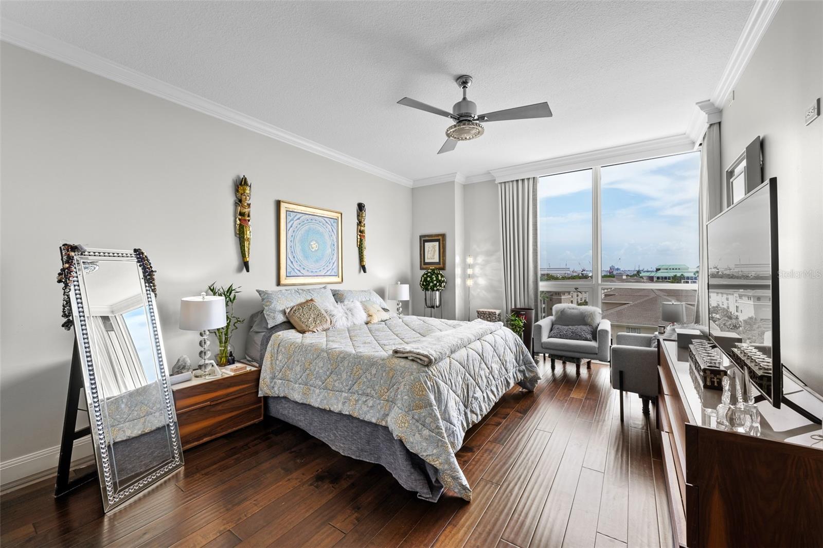 450 KNIGHTS RUN AVE #704