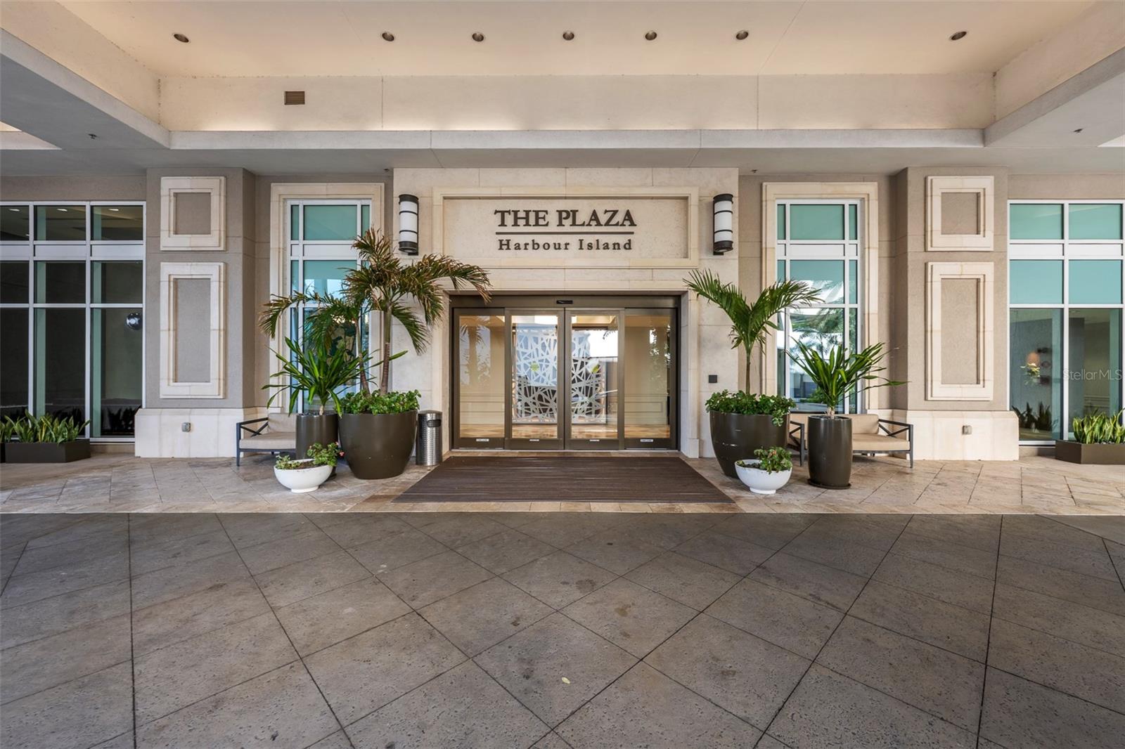 450 KNIGHTS RUN AVE #704