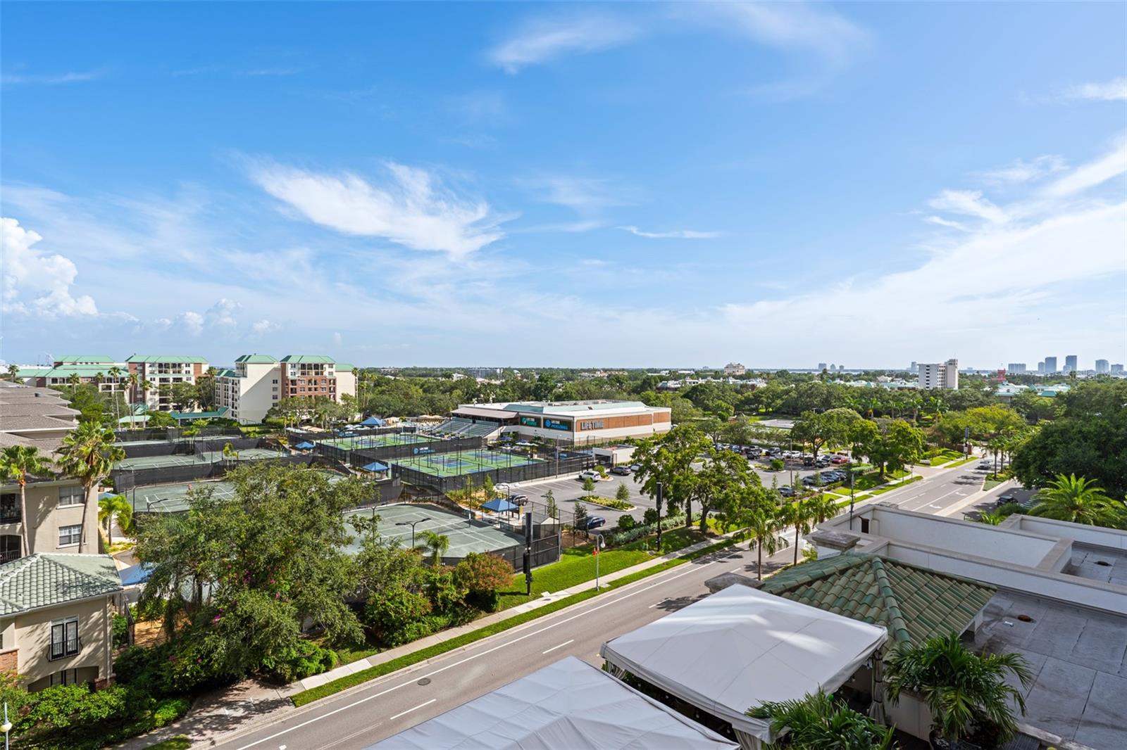 450 KNIGHTS RUN AVE #704