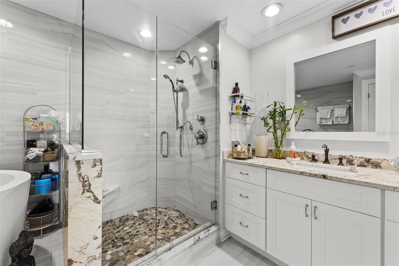 450 KNIGHTS RUN AVE #704