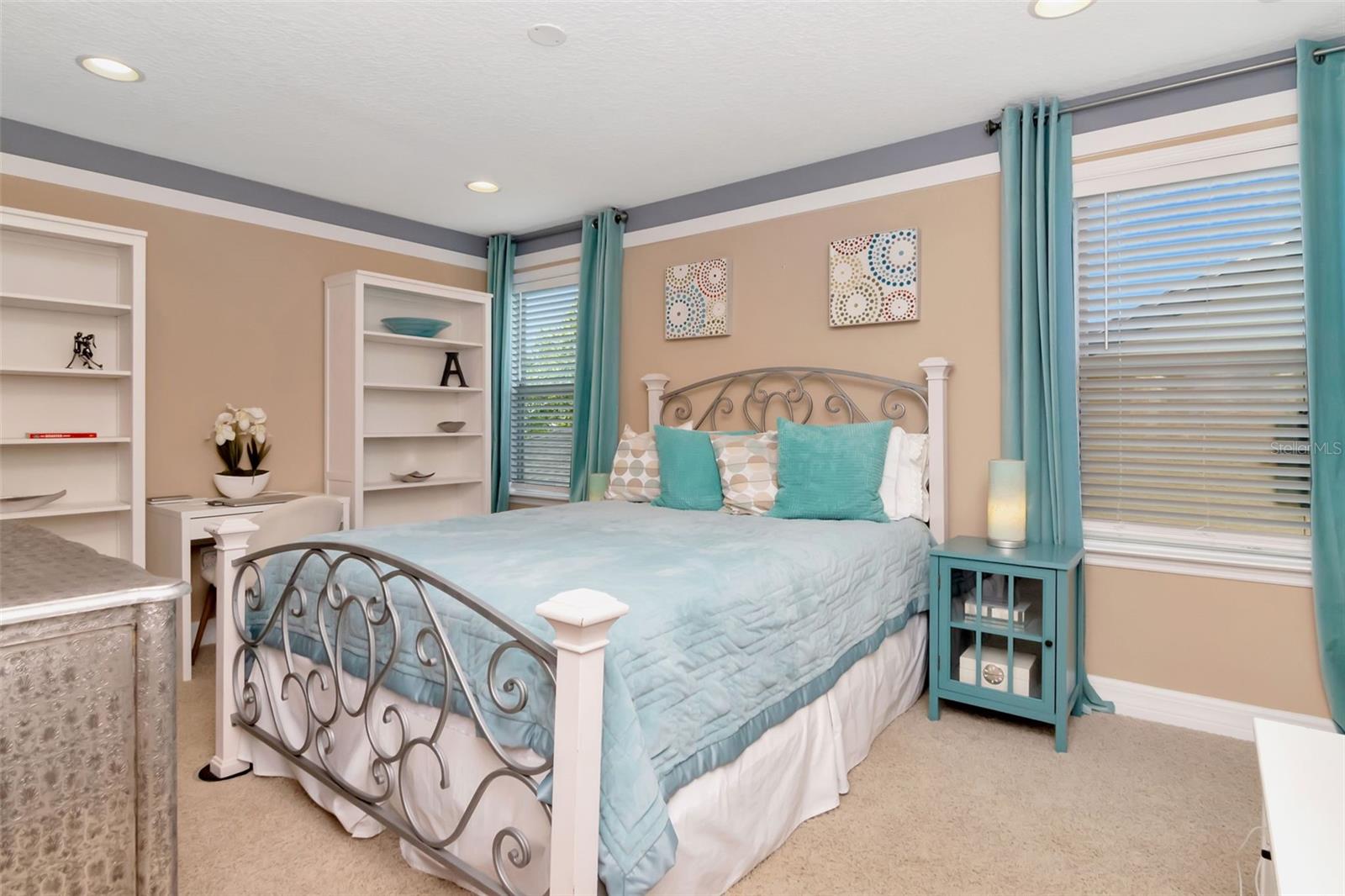 4527 SCARLET LOOP