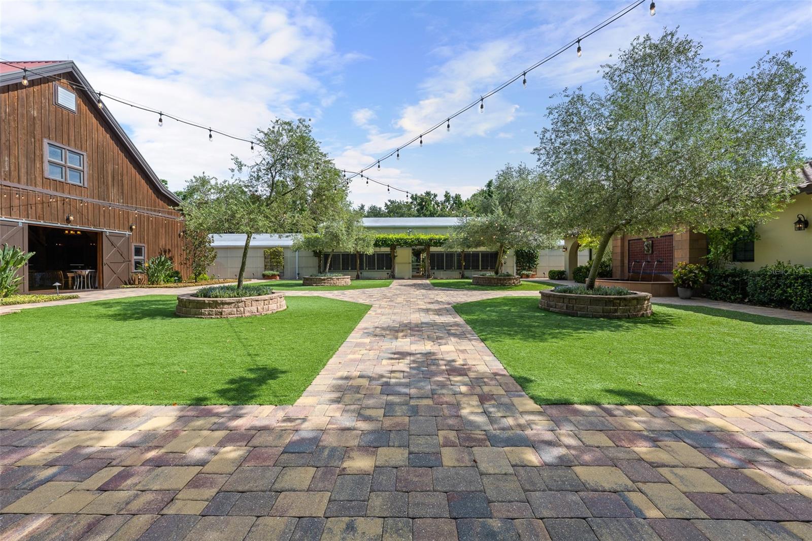 11901 FORT KING HWY
