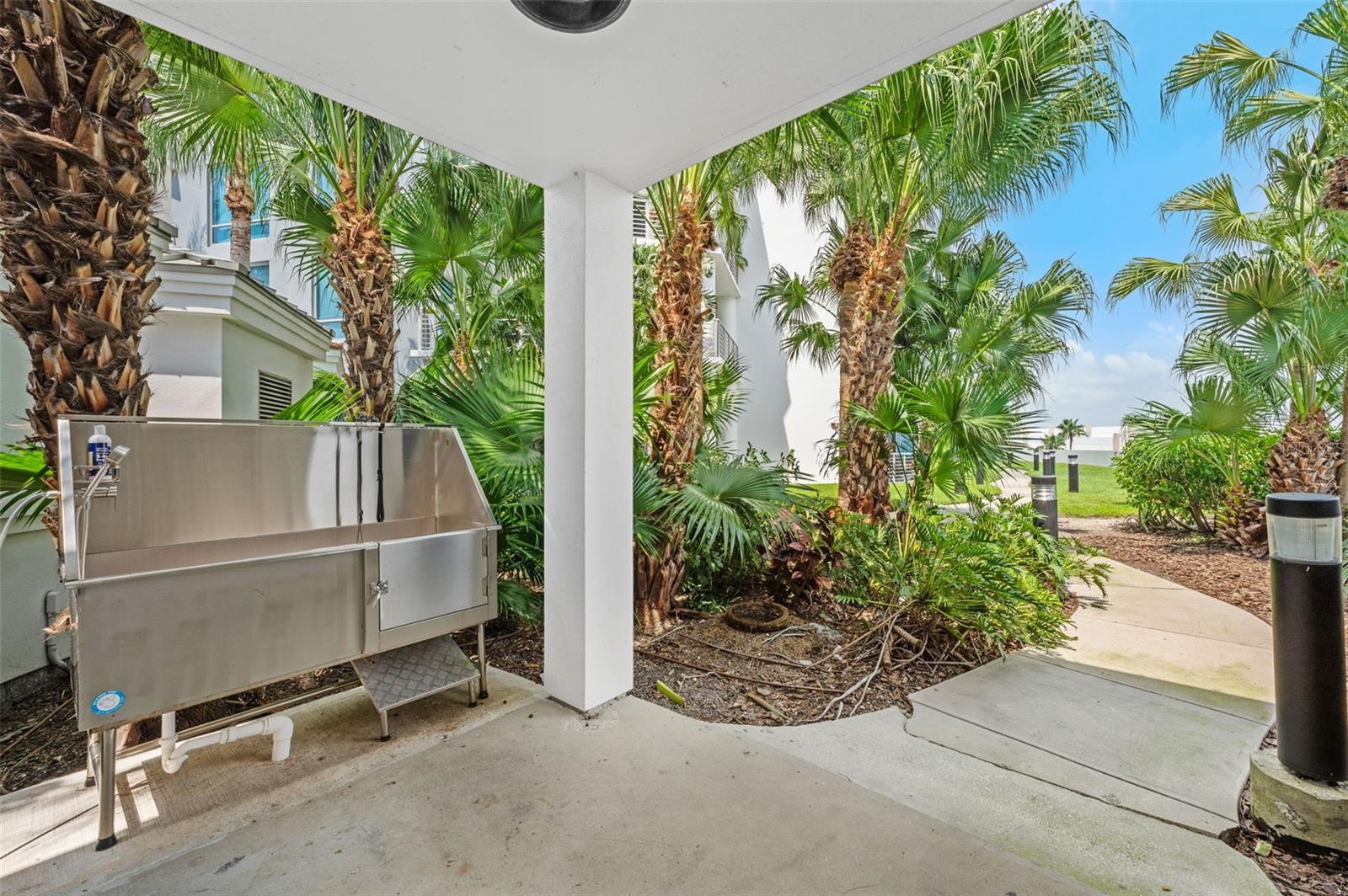 1209 E CUMBERLAND AVE #2101