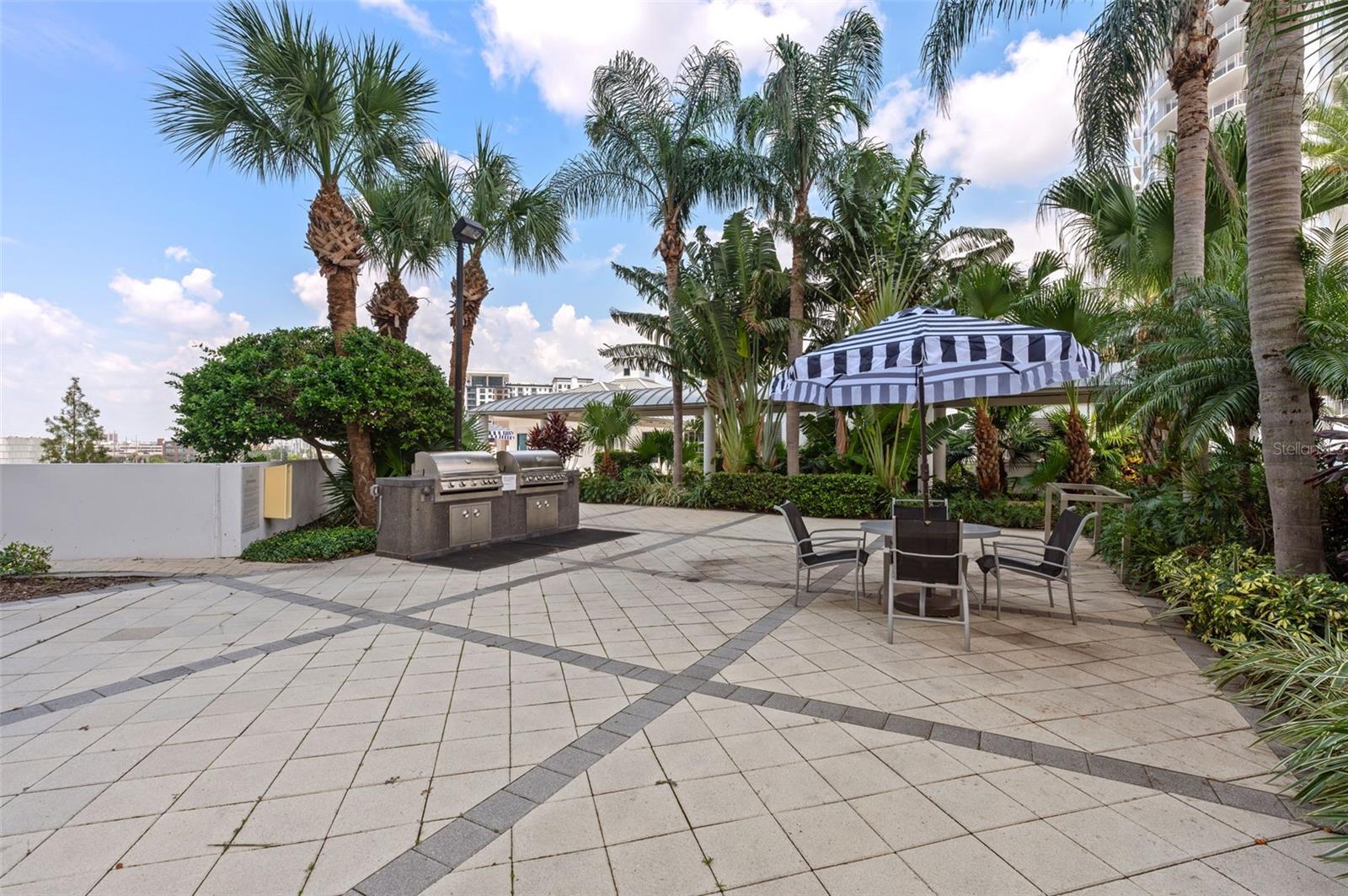 1209 E CUMBERLAND AVE #2101