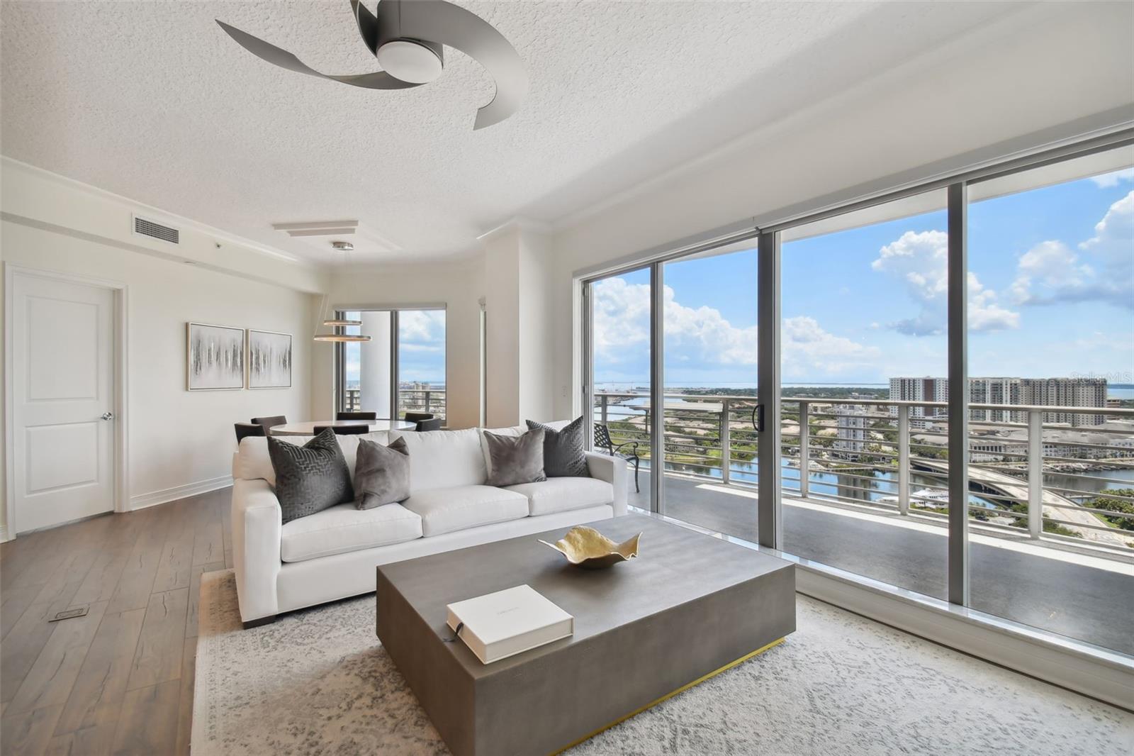 1209 E CUMBERLAND AVE #2101