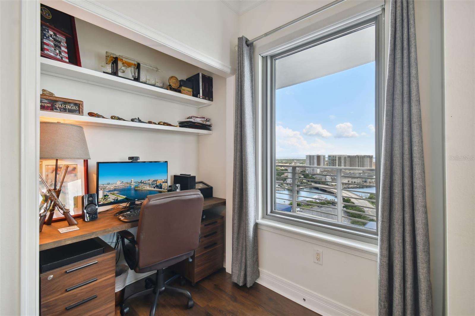 1209 E CUMBERLAND AVE #2101