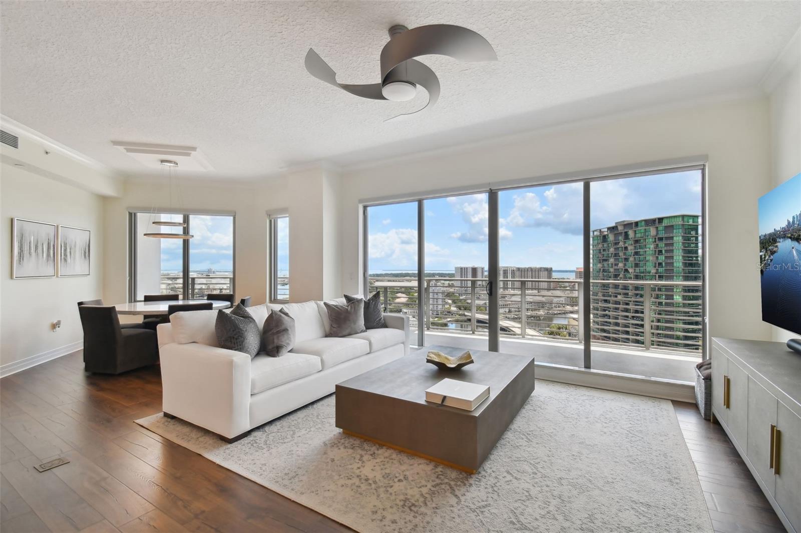 1209 E CUMBERLAND AVE #2101