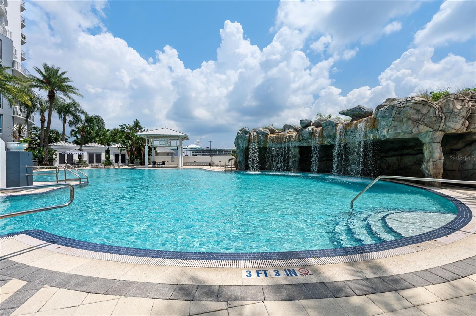 1209 E CUMBERLAND AVE #2101