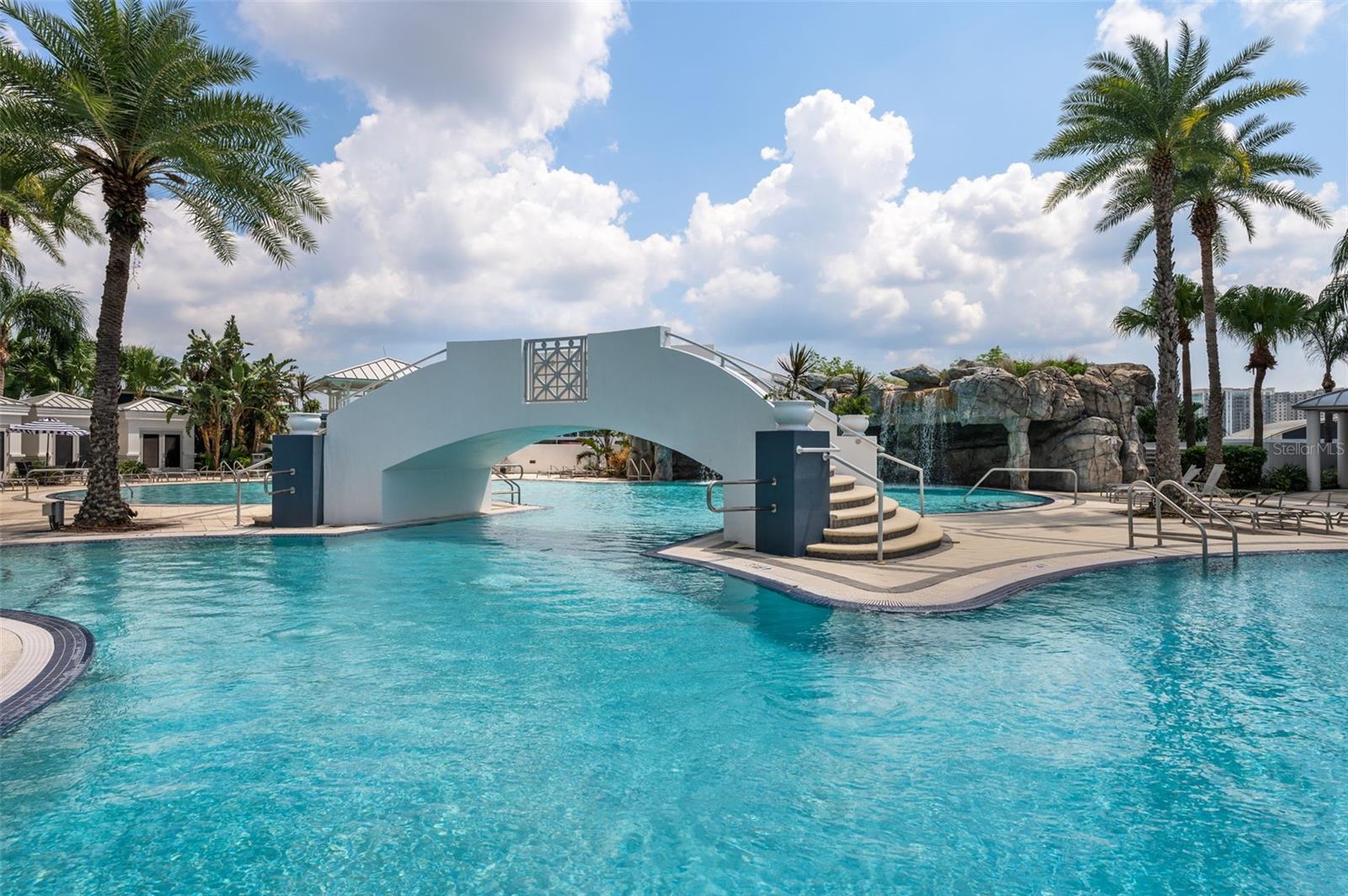 1209 E CUMBERLAND AVE #2101