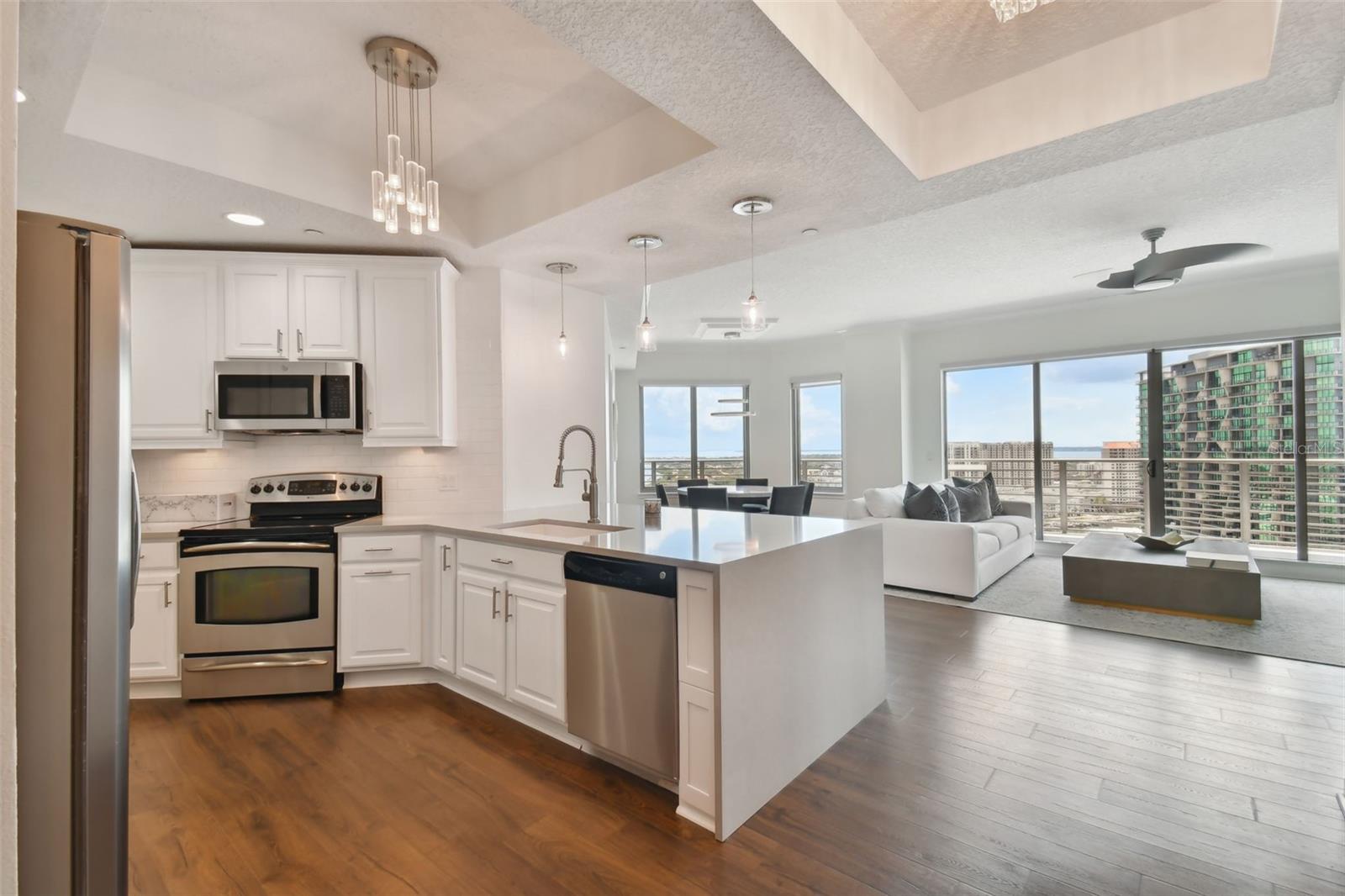 1209 E CUMBERLAND AVE #2101