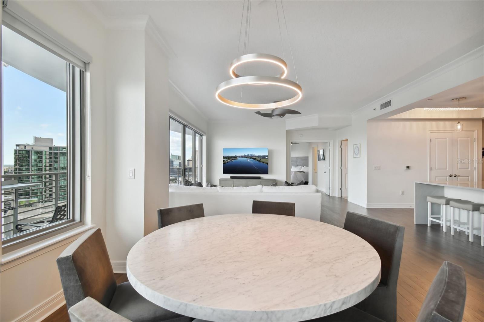 1209 E CUMBERLAND AVE #2101