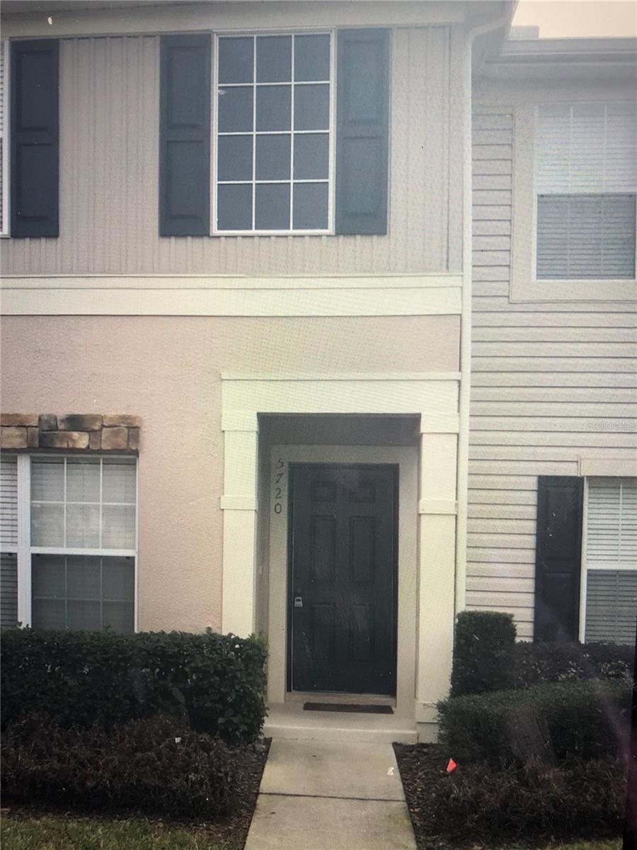 5720 FISHHAWK RIDGE DR