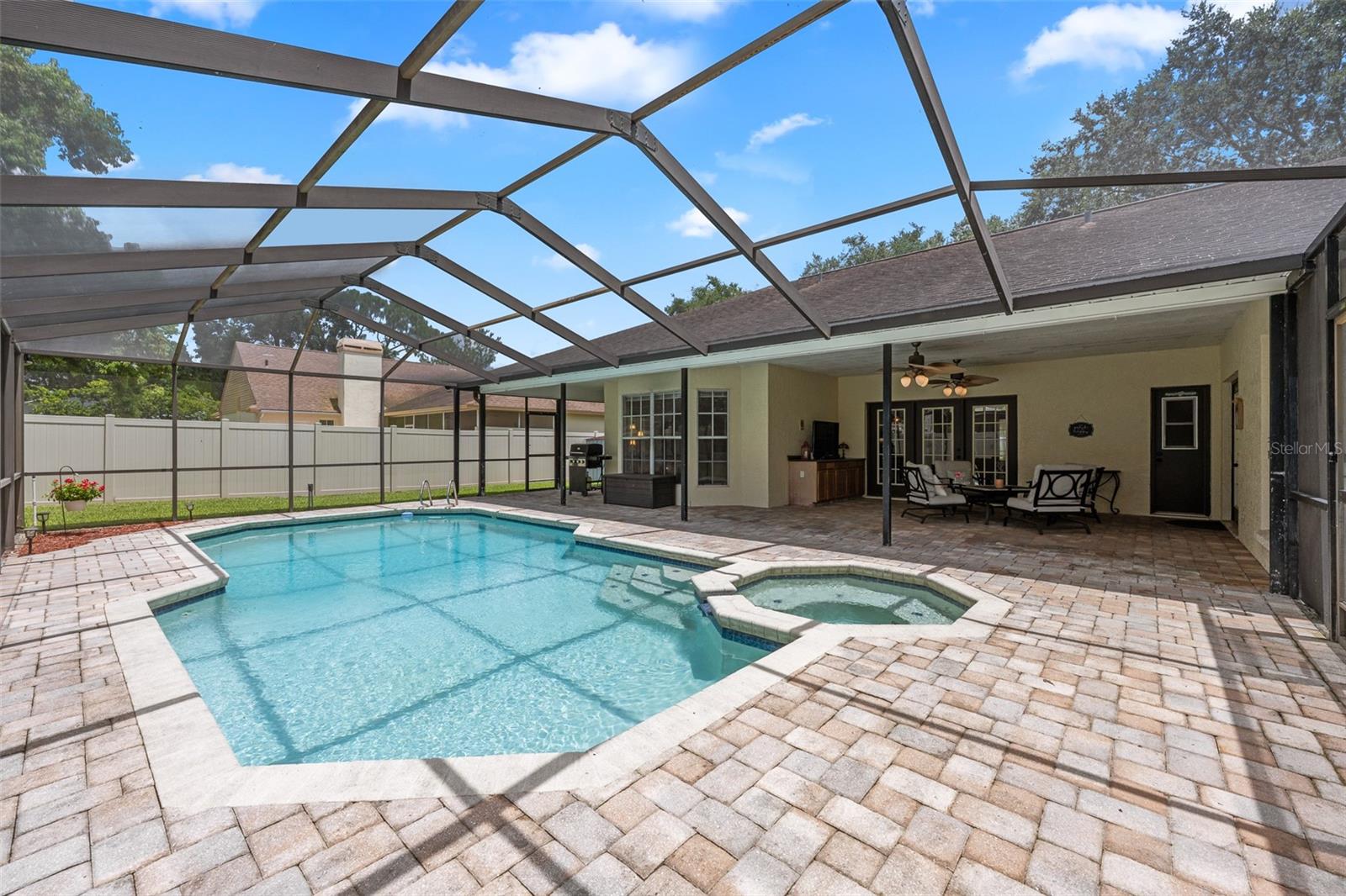 15612 INDIAN QUEEN DR