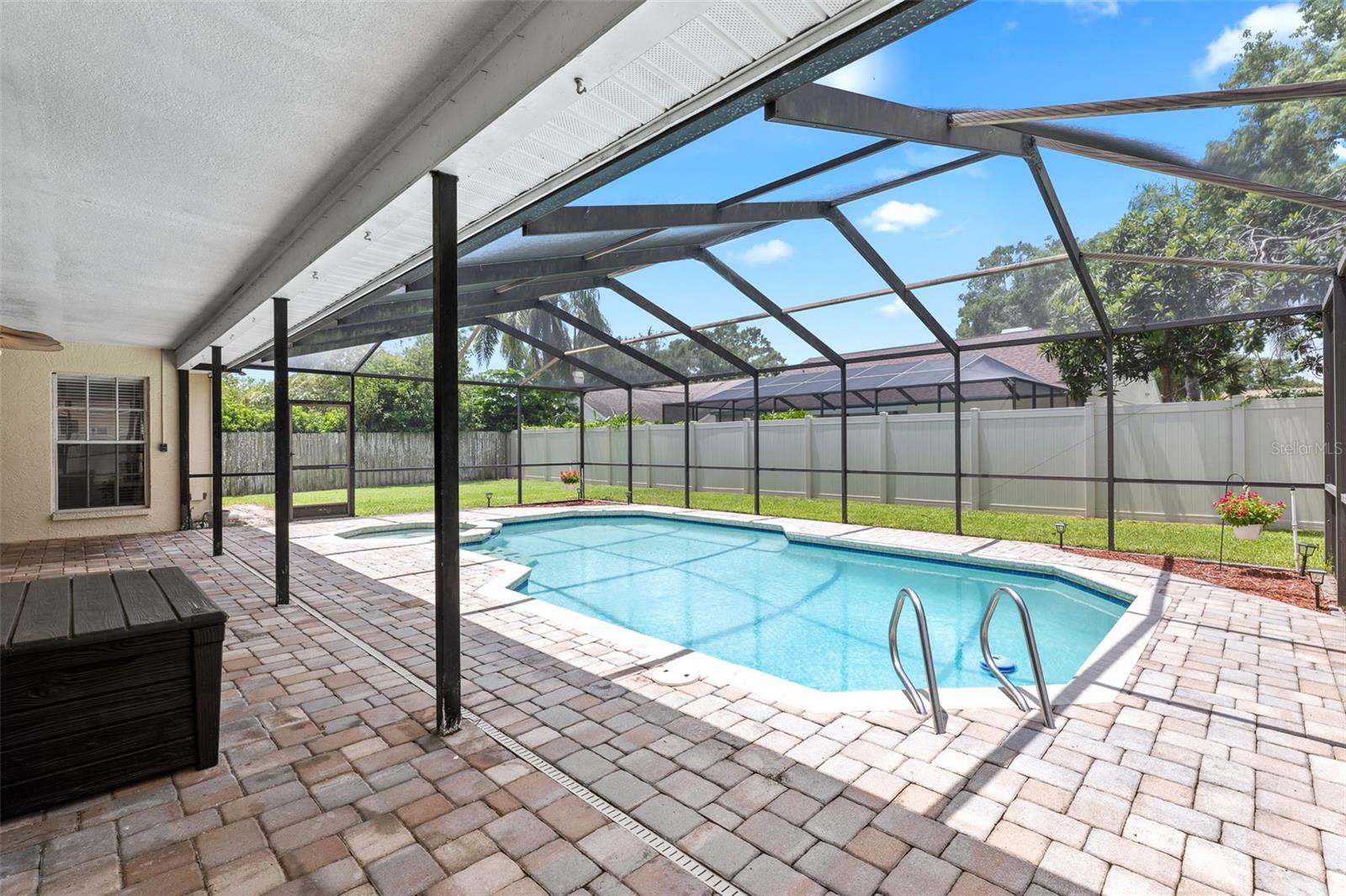 15612 INDIAN QUEEN DR