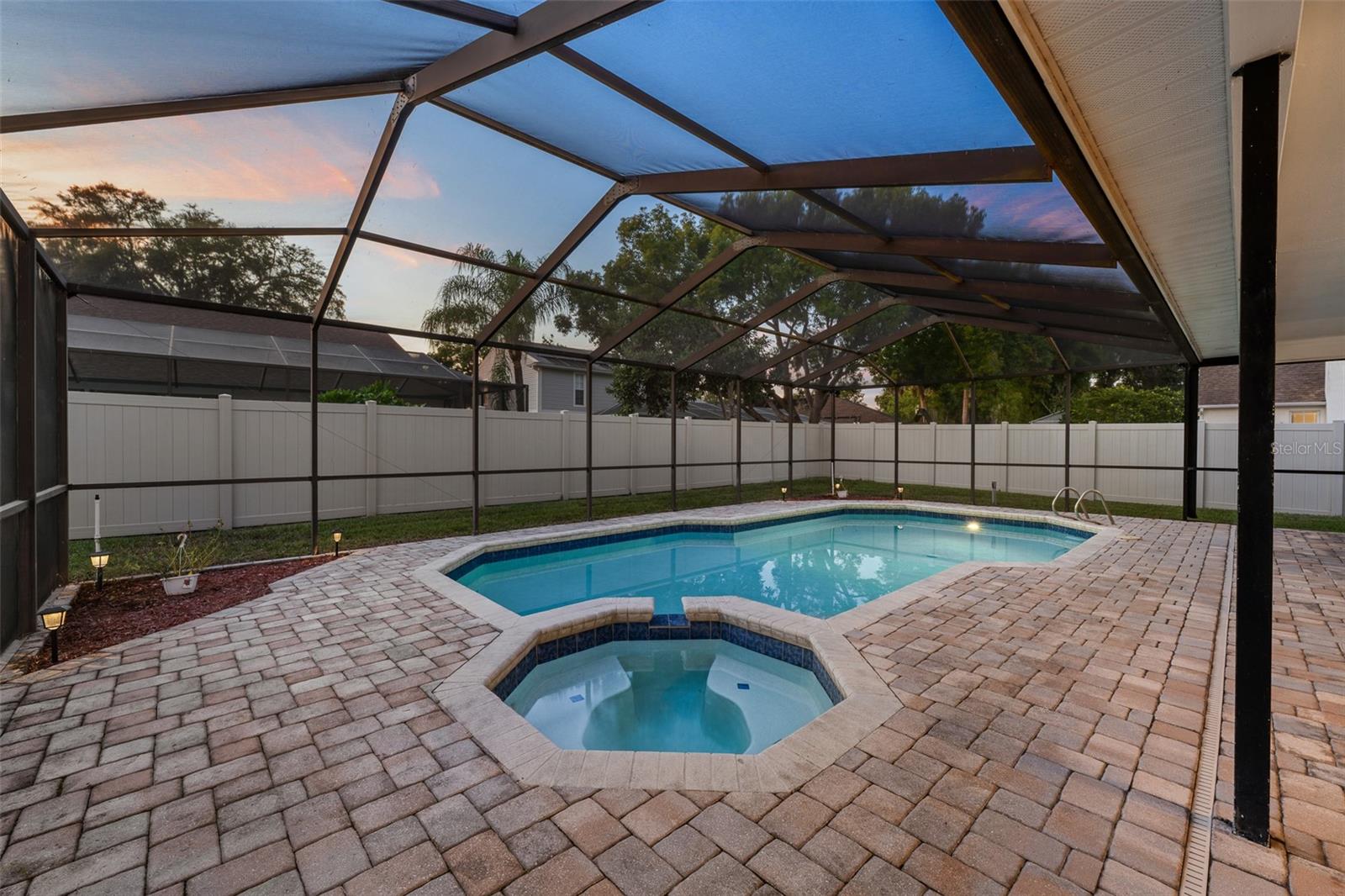 15612 INDIAN QUEEN DR