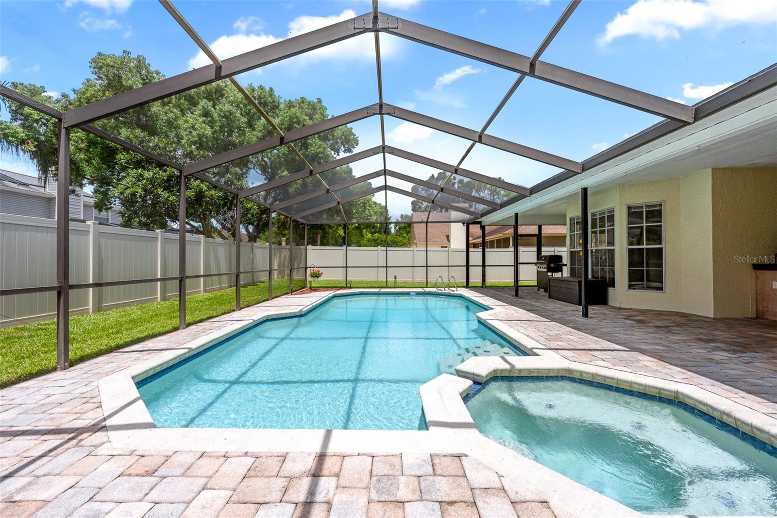 15612 INDIAN QUEEN DR