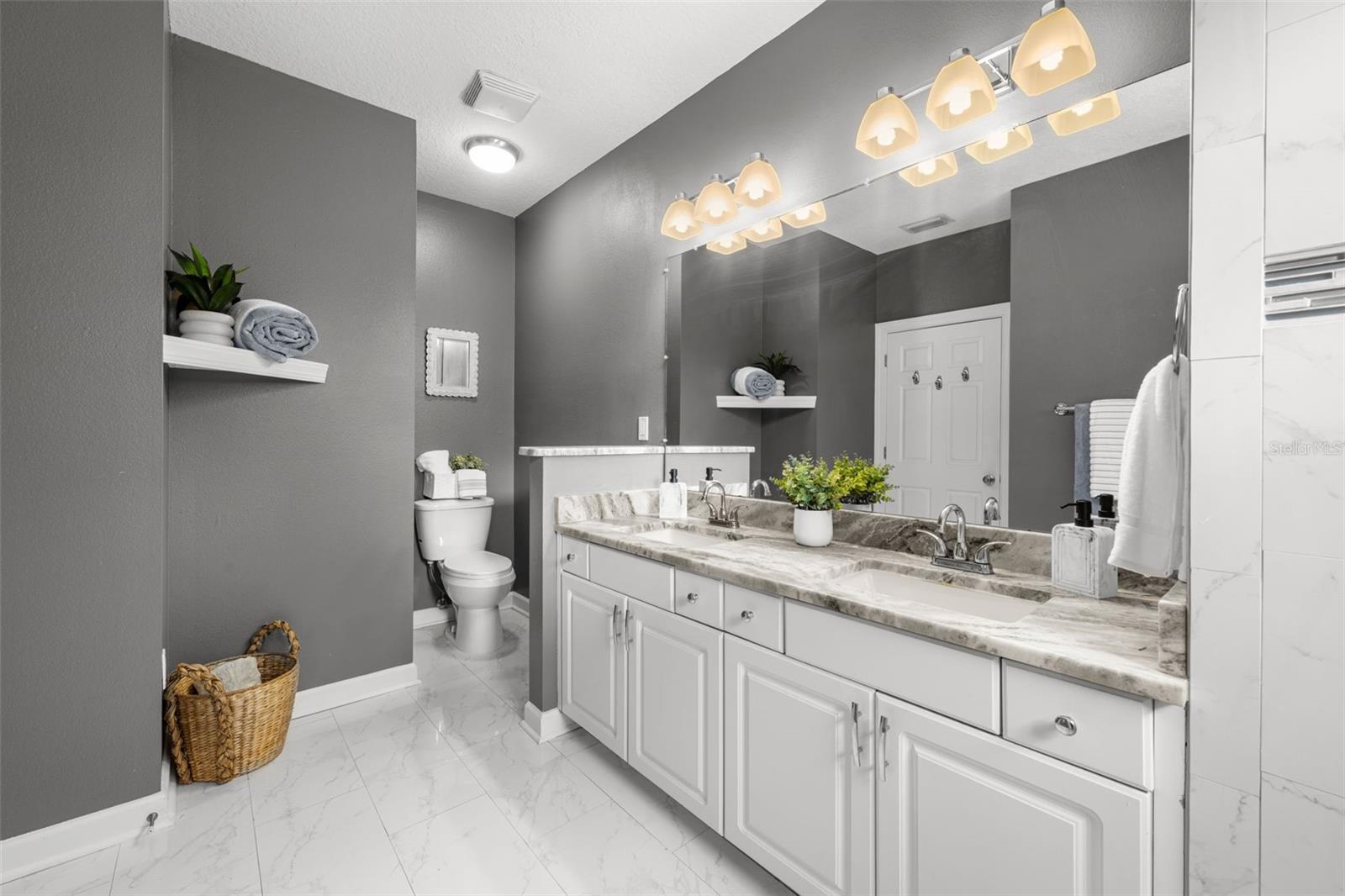 2609 W CLEVELAND ST #B