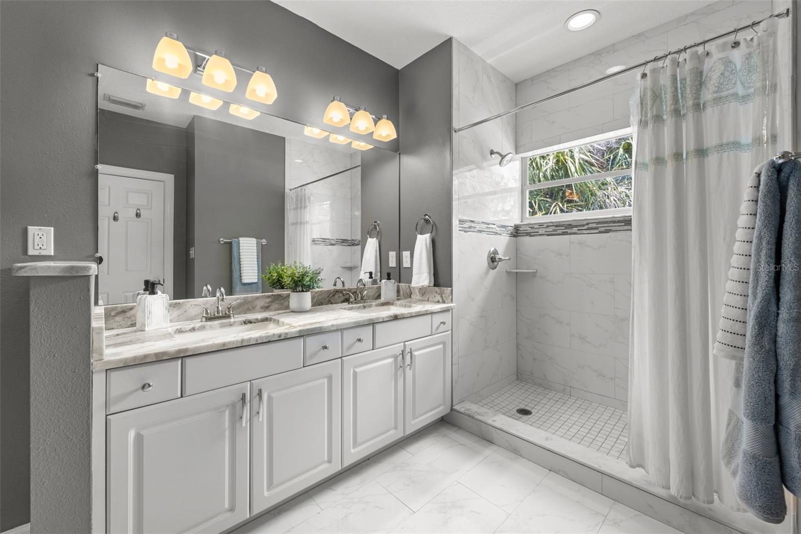 2609 W CLEVELAND ST #B