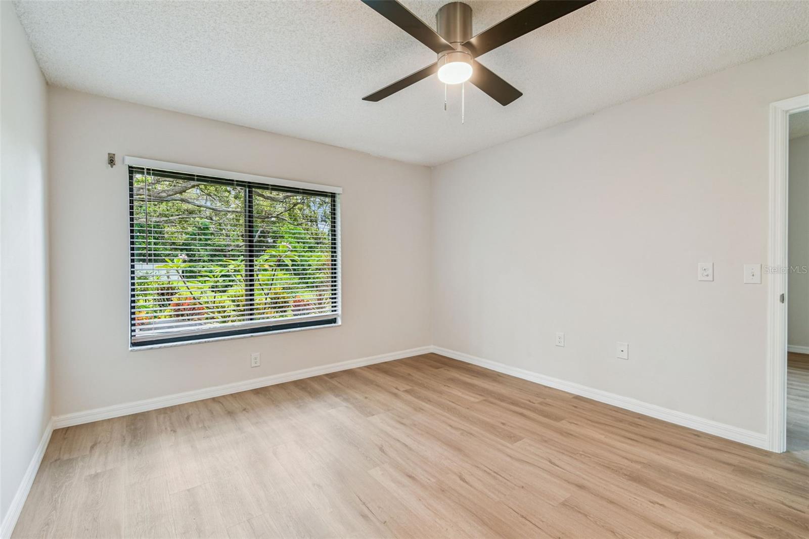 1341 AZALEA DR #1906