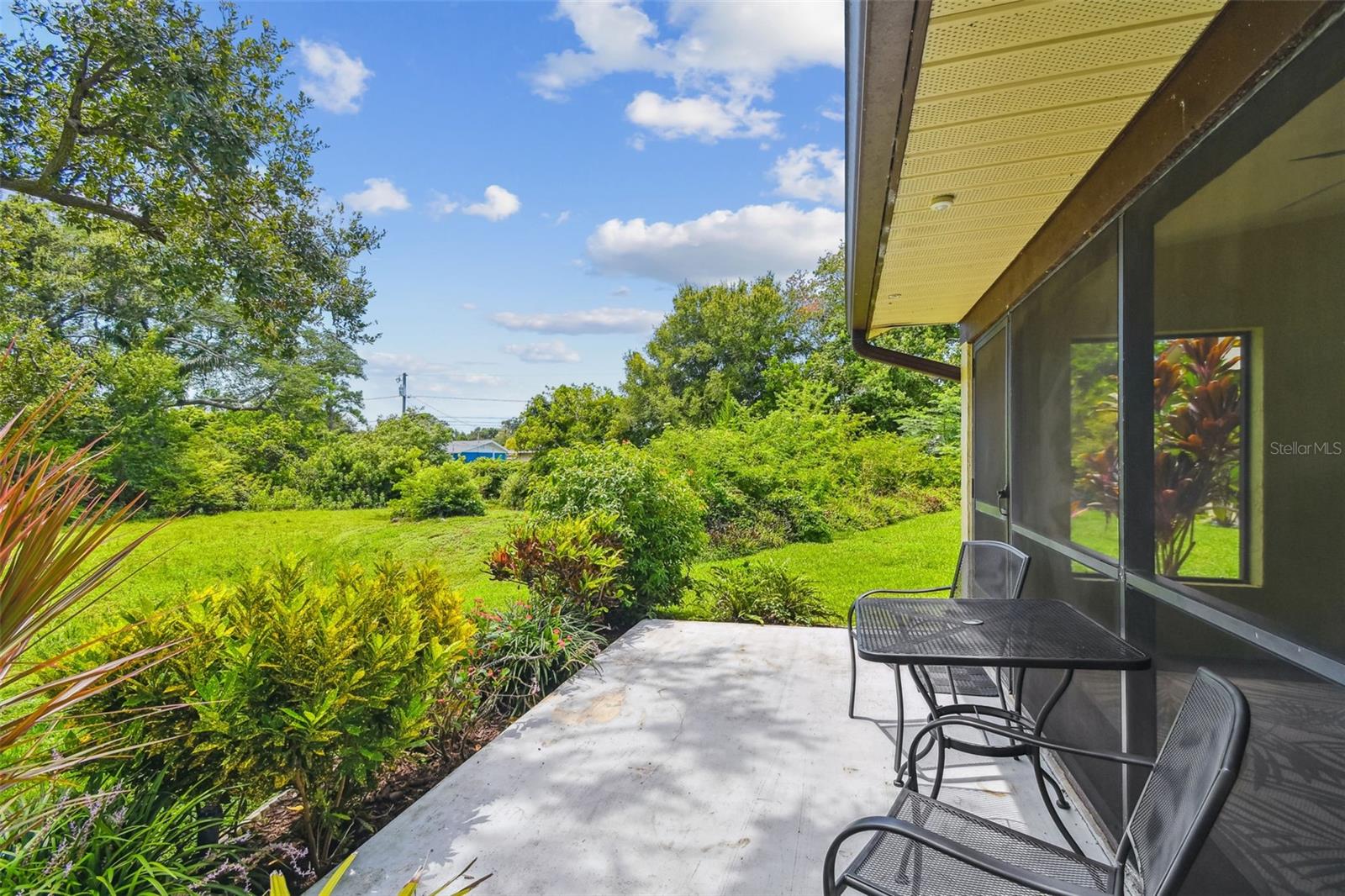 1341 AZALEA DR #1906