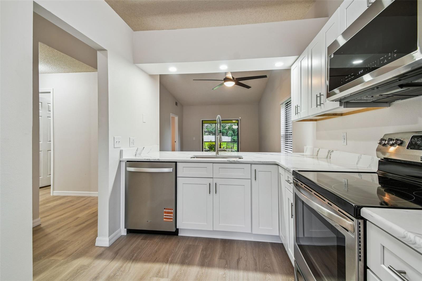 1341 AZALEA DR #1906