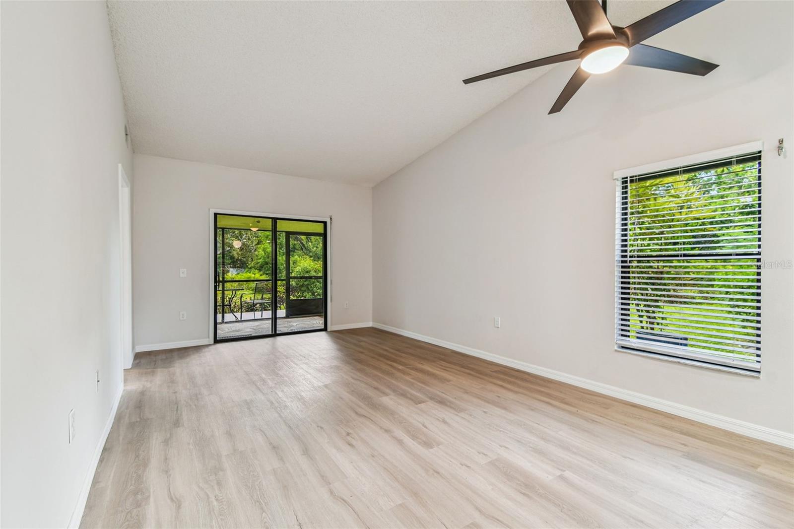 1341 AZALEA DR #1906