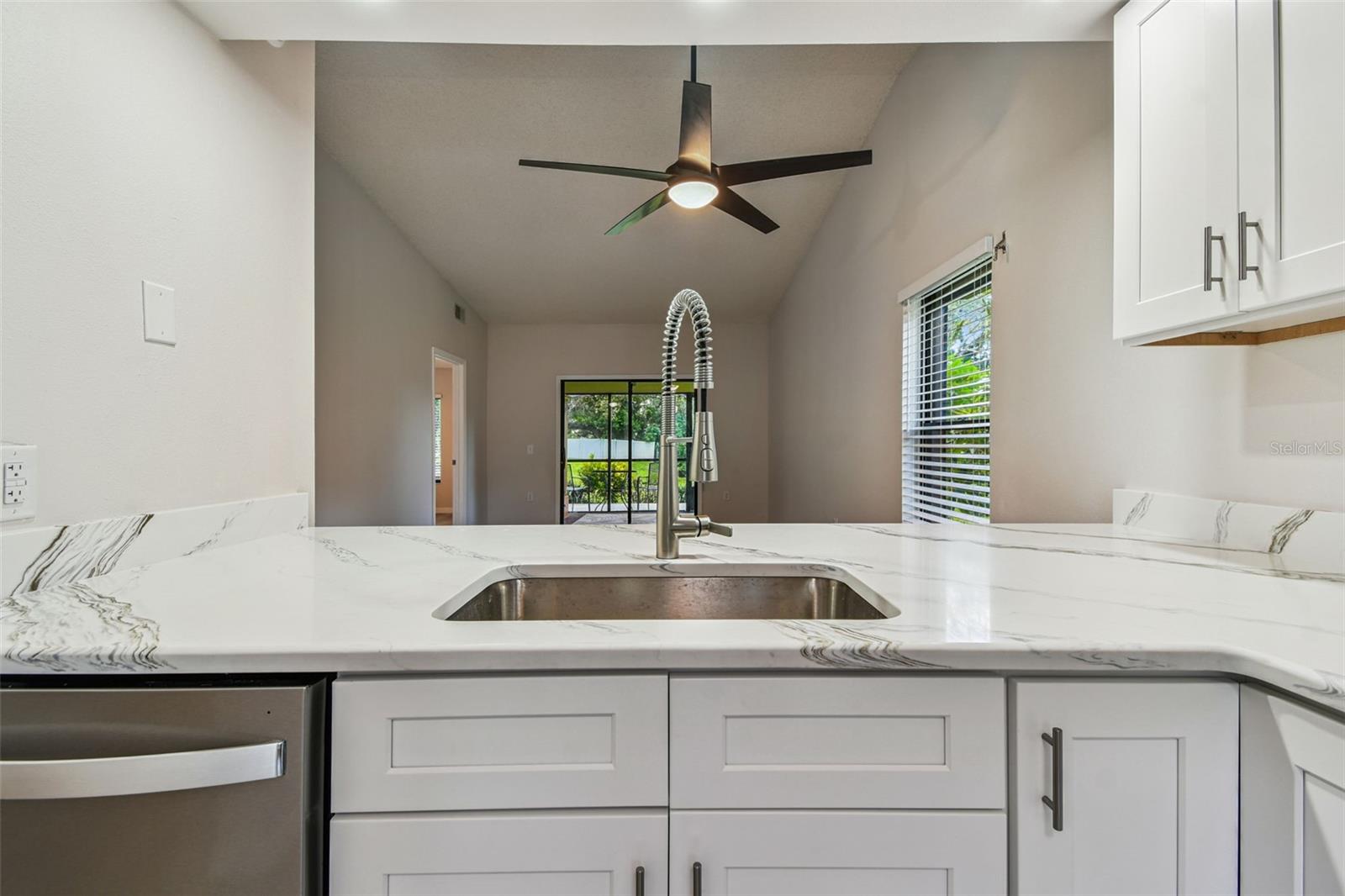 1341 AZALEA DR #1906