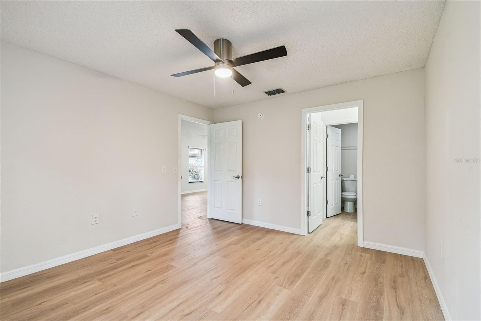 1341 AZALEA DR #1906