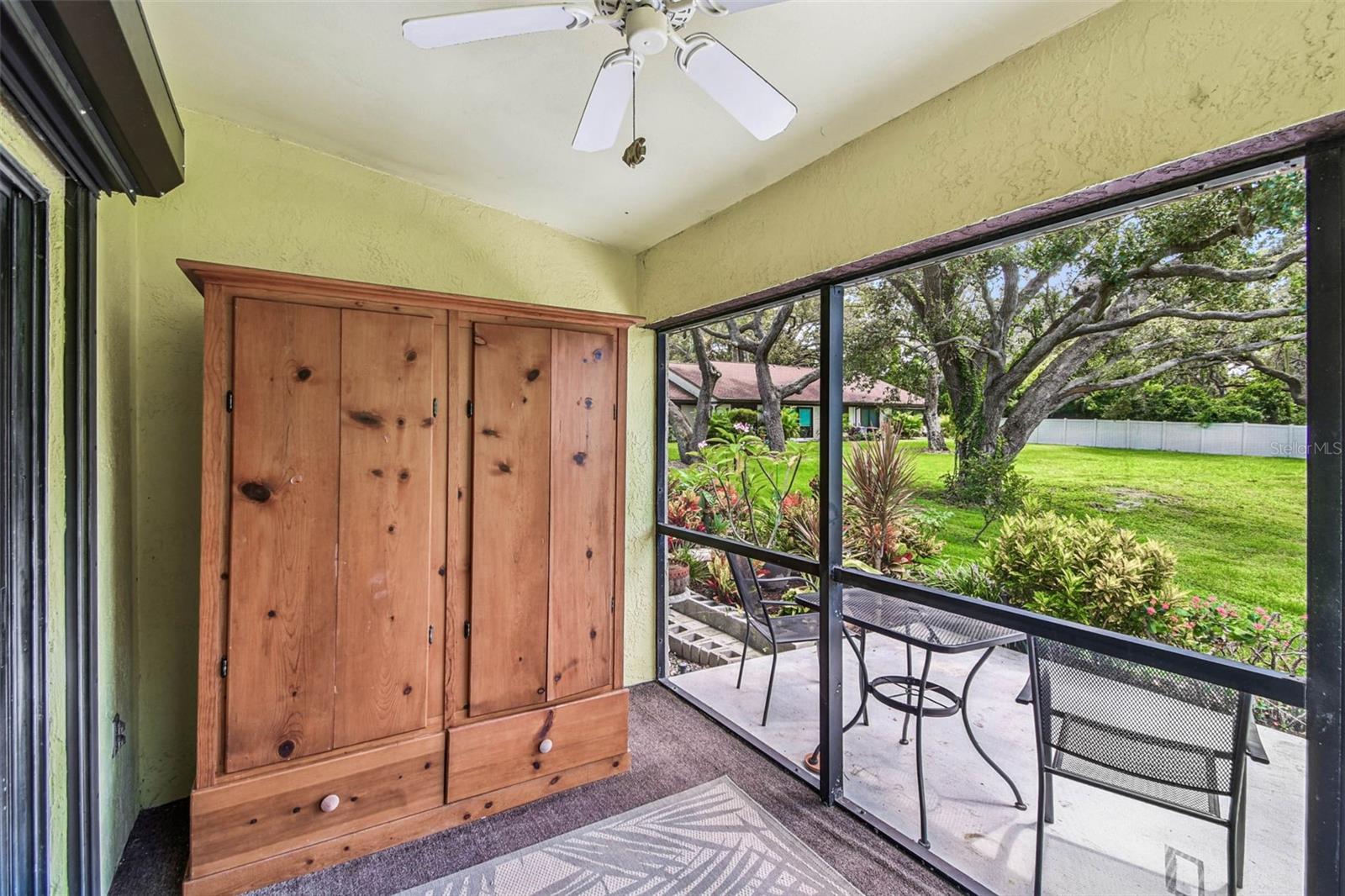 1341 AZALEA DR #1906